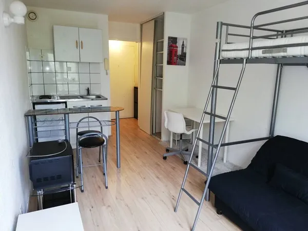 Studio 1 pièce 18 m² 