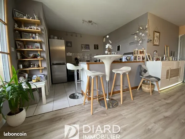 Appartement 3 pièces 84 m² 
