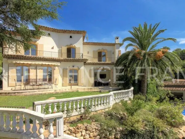 Villa 6 pièces 280 m² 