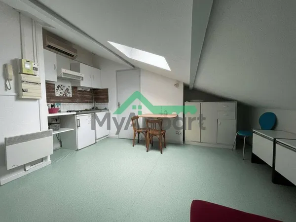 Studio 1 pièce 10 m² 