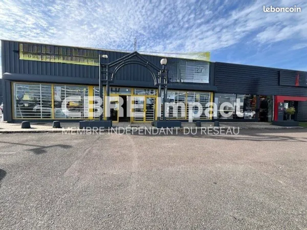 Local commercial 785 m² 