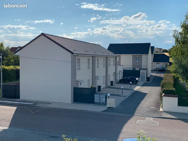 Type 4 avec terrasse privée et parking 