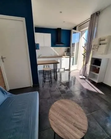 Loue joli studio rénové proche fac 