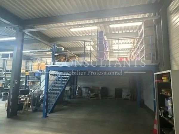 Local bureaux 400 m² 