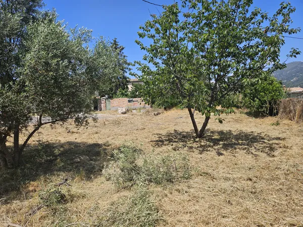 Terrain Vente Carros  606m² 249000€
