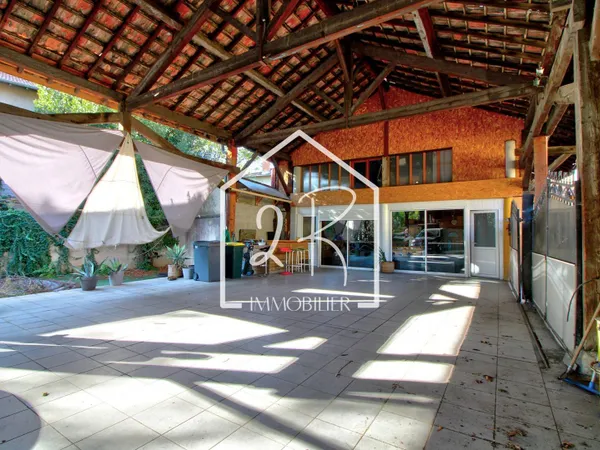 Local 2 pièces 250 m² 