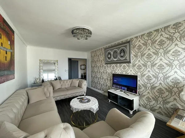 Cenon Quatre Pavillons / Palmer - Appartement T4 de 75 m² avec balcon et place de parking 