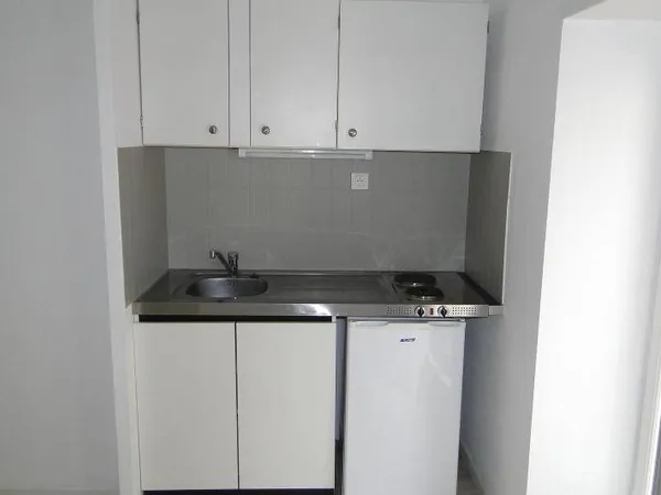Studio 1 pièce 13 m² 