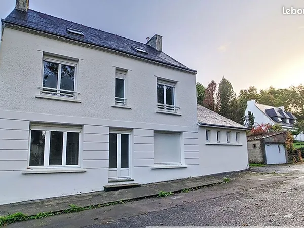 Maison 7p 135 m² + studio 41 m² rénovés récemment + garage + jardin/terrain 1100 m2, BANNALEC 