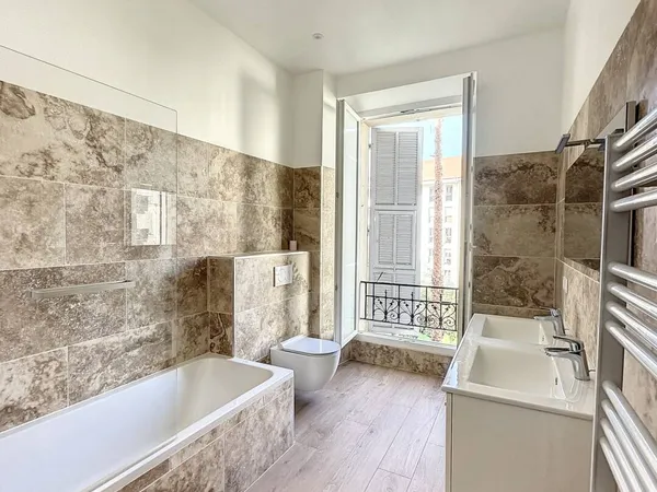 Appartement 4 pièces 96 m² 