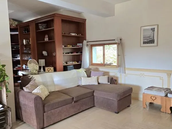 Appartement 4 pièces 152 m² 