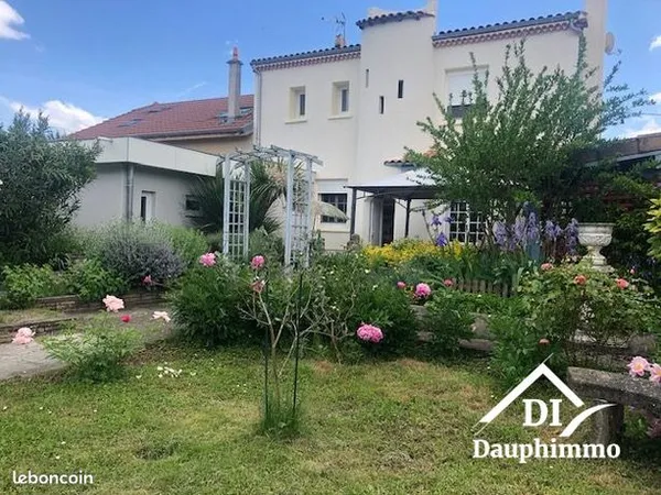 Maison 7 pièces 143 m² 