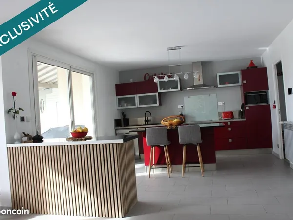 Propriété 4 pièces 121 m² 