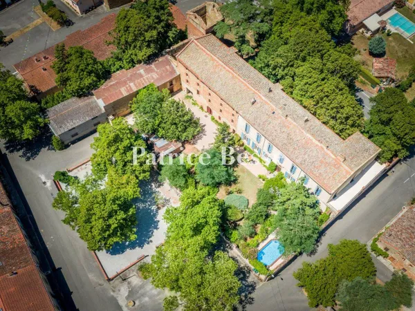Château 16 pièces 458 m² 