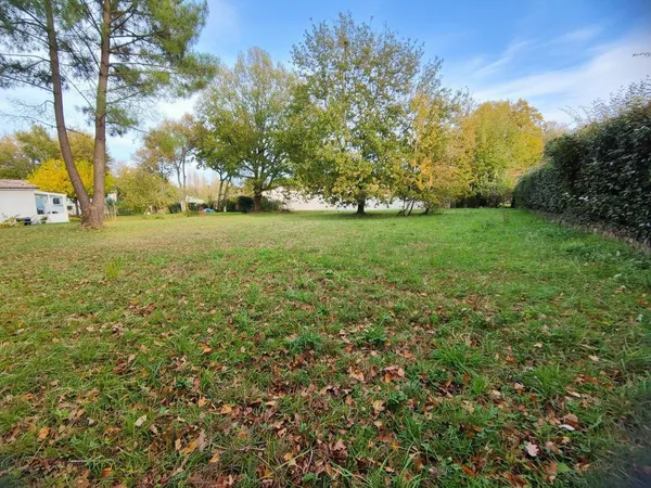 Terrain 776 m² 