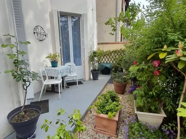 Appartement 2 pièces RDC surélevé avec 2 terrasses 