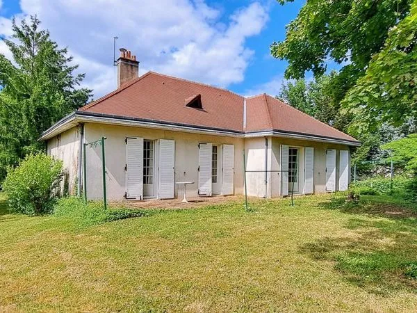 Maison 4 chambres sur parc de 3414m² constructible 