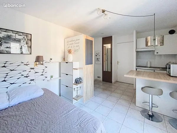 Studio 1 pièce 19 m² 