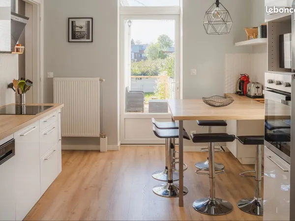 Chambre en colocation avec jardin proximité Tram et transport 