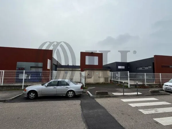 Local d'activité 2847 m² 
