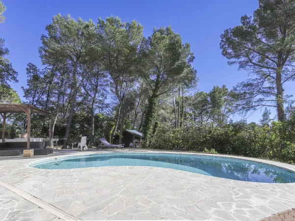 MAISON LE ROURET / PISCINE / TERRAIN PLAT 