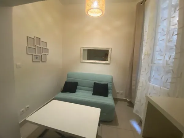 Chambre de 12m2 à louer sur Paris 01 