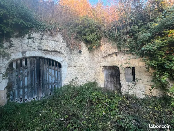 Parking/box 3 pièces 93 m² 