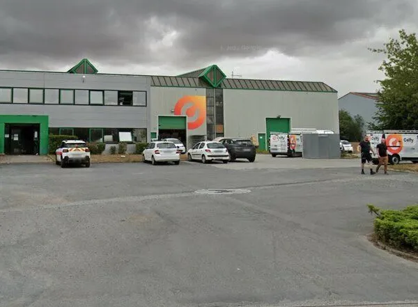 Local d'activité 630 m² 