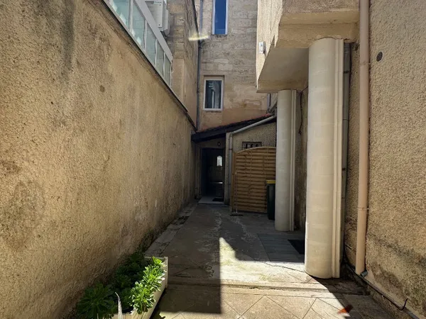 Chambre dans un appartement BORDEAUX CHARTRONS 