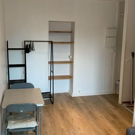 Studio 1 pièce 17 m² 