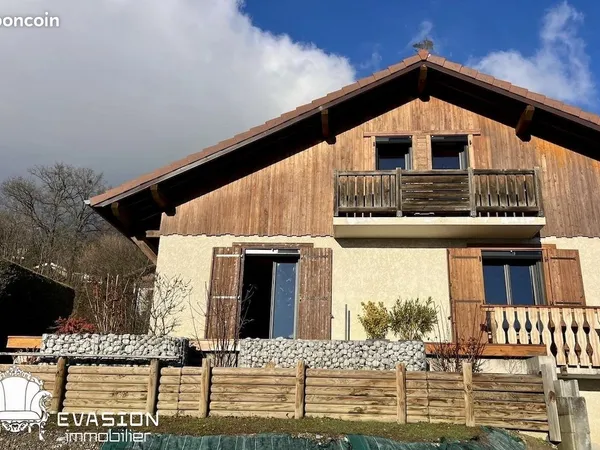 Maison 6 pièces 223 m² 