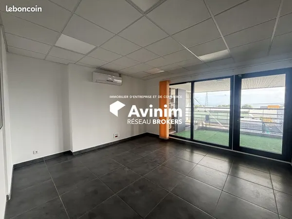 Bureaux 52 m² Baie-Mahault 
