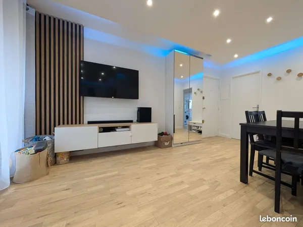 Studio 1 pièce 38 m² 