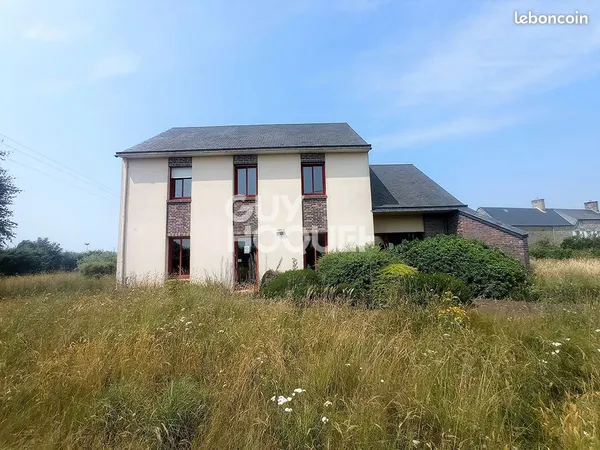 Local 880 m² BACILLY 