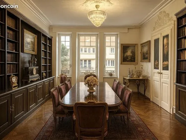 Appartement 8 pièces 252 m² 