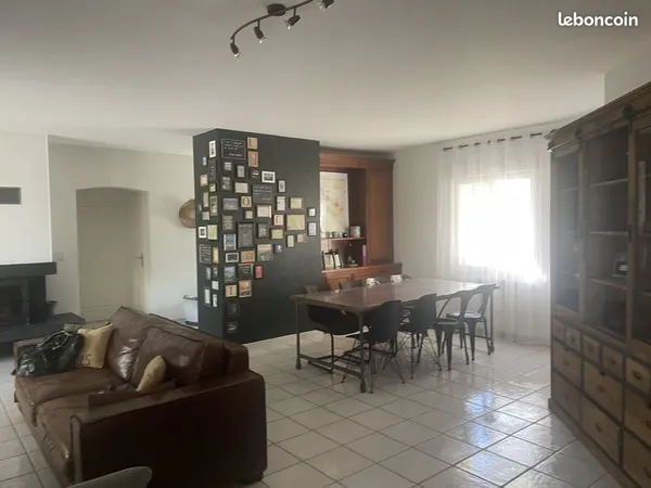 Maison 8 pièces 250 m² 