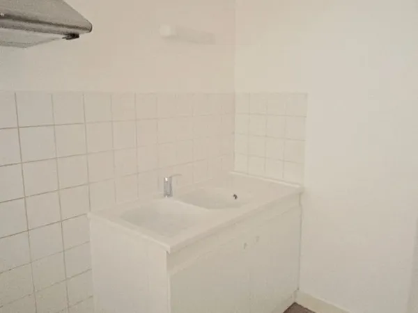 Appartement à louer 3 pièces VERGT (24) 