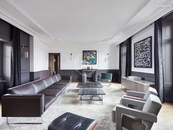 Appartement 3 pièces 155 m² 