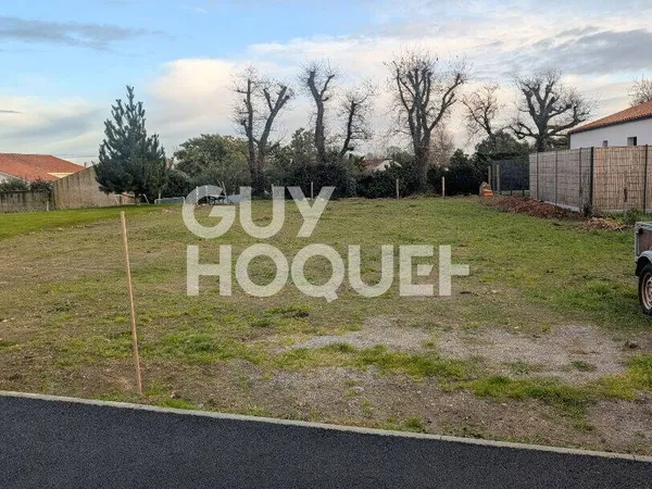 Terrain 610 m² 