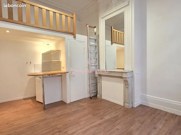 Studio 1 pièce 17 m² 