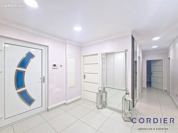 Appartement 5 pièces 151 m² 