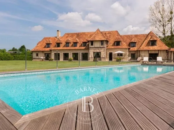 PROCHE DEAUVILLE VASTE PROPRIETE - 8 CHAMBRES - TENNIS - PISCINE 