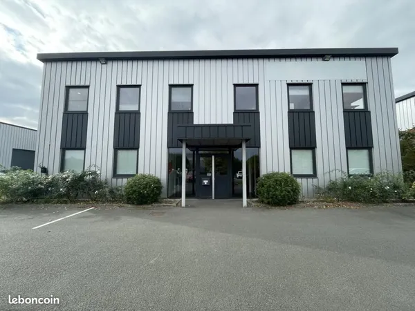 Bureaux 616 m² 