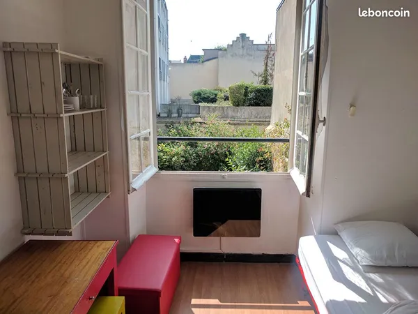 Studio 1 pièce 13 m² 