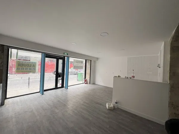 Boutique 2 pièces 90 m² 