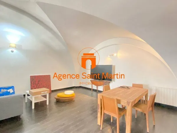 Studio 1 pièce 55 m² 