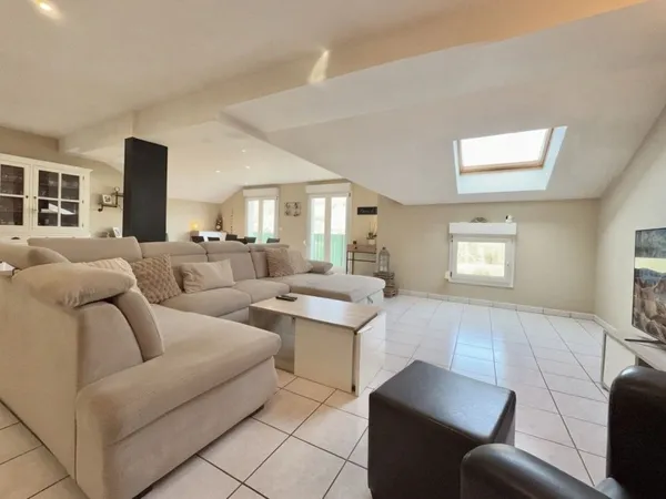 Appartement 5 pièces 159 m² 