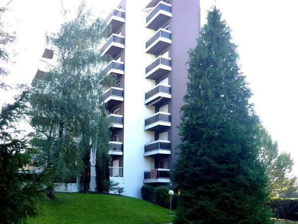 Appartement T1 32m2 - Terrasse, cave et box fermé - Pau résidence de standing Michel Ange 