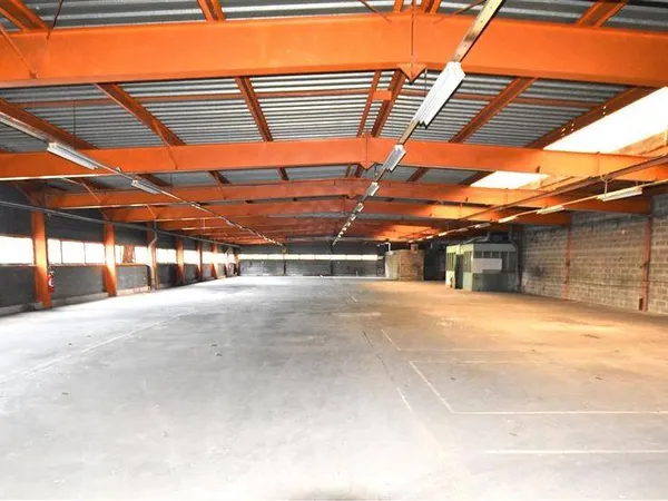 Entrepôt 7873 m² 