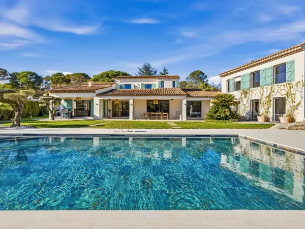 VILLA RÉNOVÉE 7 CH - SECTEUR PREMIUM 